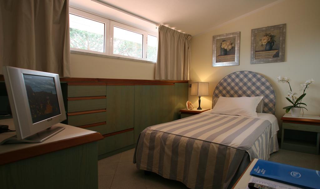 צ'ינקואלה Hotel Eden חדר תמונה