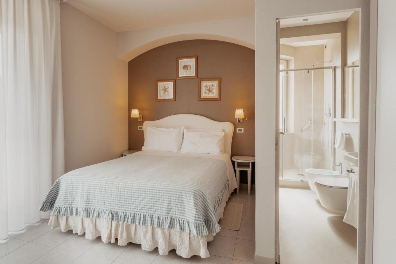 צ'ינקואלה Hotel Eden מראה חיצוני תמונה