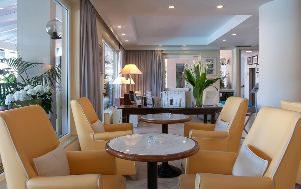 צ'ינקואלה Hotel Eden מראה חיצוני תמונה