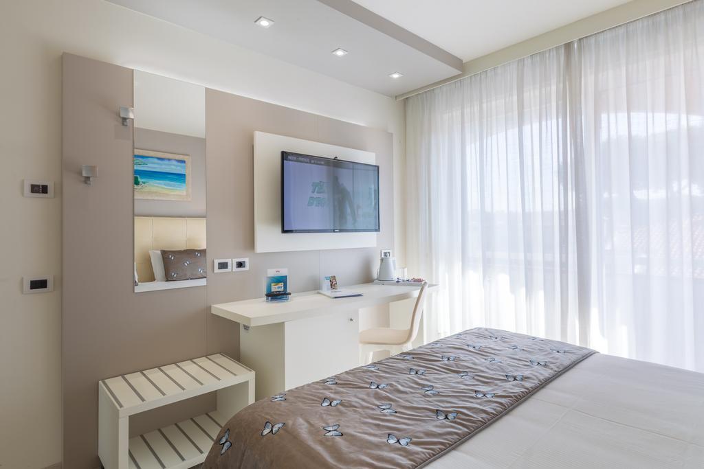 צ'ינקואלה Hotel Eden מראה חיצוני תמונה