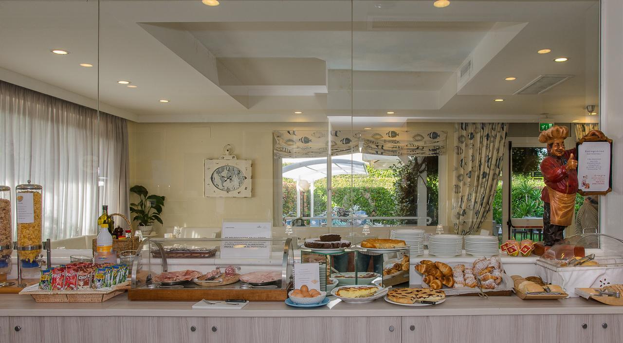 צ'ינקואלה Hotel Eden מראה חיצוני תמונה
